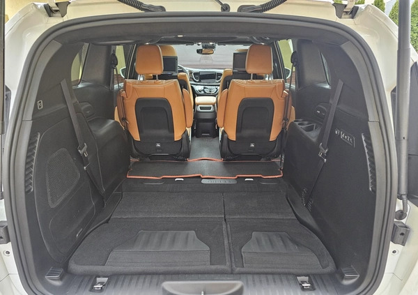 Chrysler Pacifica cena 271000 przebieg: 26167, rok produkcji 2022 z Słubice małe 781
